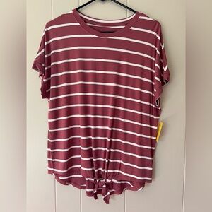 NWT Rumi & Ryder short sleeve tie front top. Relaxed fit. Size XL. Stitch Fix